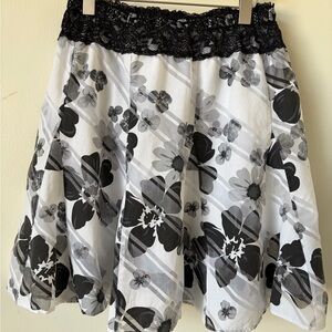 Y2K Black & White Floral Skirt M | Lace Waist Indie Sleaze, Whimsygoth, Coquette